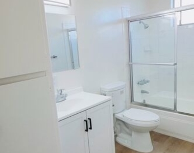 1034 S Ardmore Avenue - Photo Thumbnail 4