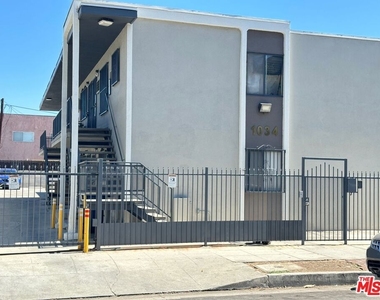 1034 S Ardmore Avenue - Photo Thumbnail 1