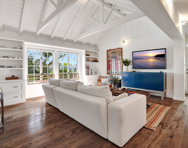 3531 Wonder View Drive - Photo Thumbnail 3