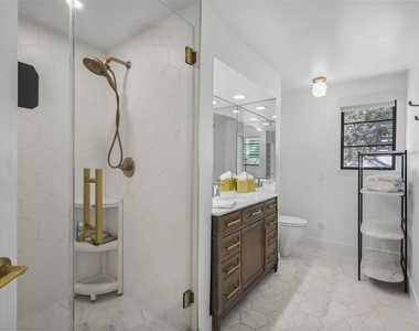 31500 Victoria Point Road - Photo Thumbnail 36