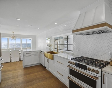 31500 Victoria Point Road - Photo Thumbnail 13