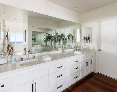 18111 Coastline Drive - Photo Thumbnail 13