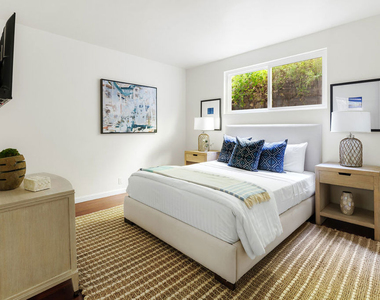 18111 Coastline Drive - Photo Thumbnail 8