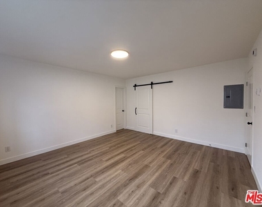 314 S Clark Drive - Photo Thumbnail 33