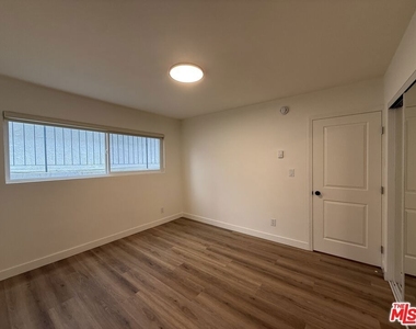 314 S Clark Drive - Photo Thumbnail 23