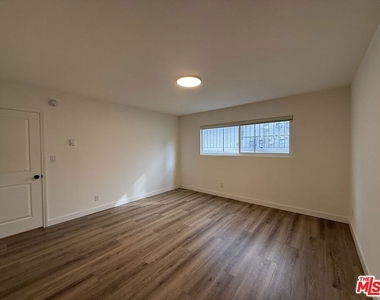 314 S Clark Drive - Photo Thumbnail 38