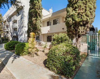 314 S Clark Drive - Photo Thumbnail 47