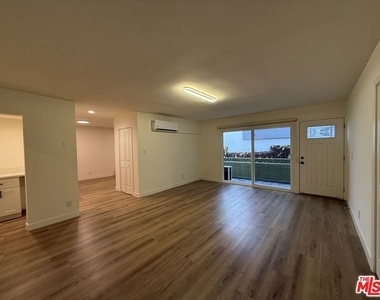 314 S Clark Drive - Photo Thumbnail 45