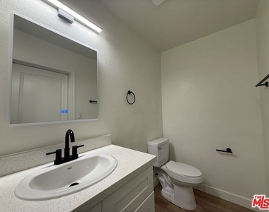 314 S Clark Drive - Photo Thumbnail 40