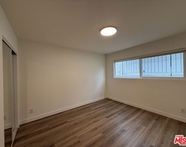 314 S Clark Drive - Photo Thumbnail 20