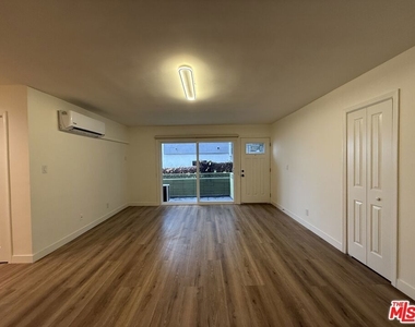 314 S Clark Drive - Photo Thumbnail 46