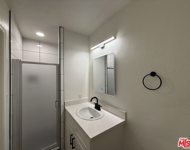 314 S Clark Drive - Photo Thumbnail 39