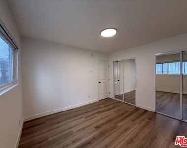 314 S Clark Drive - Photo Thumbnail 25