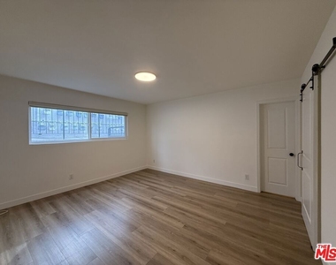 314 S Clark Drive - Photo Thumbnail 31