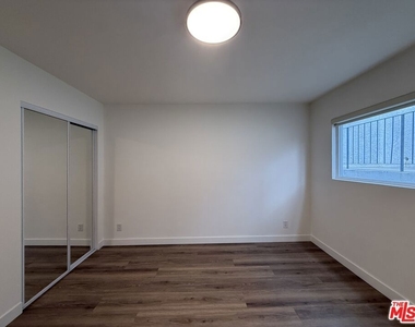 314 S Clark Drive - Photo Thumbnail 28