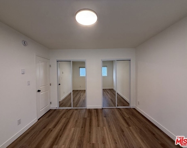 314 S Clark Drive - Photo Thumbnail 26