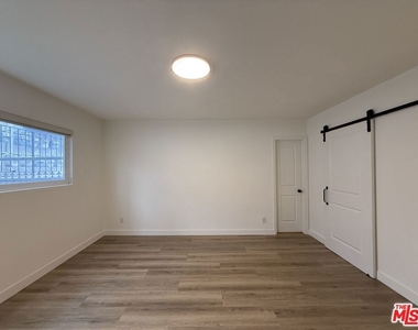 314 S Clark Drive - Photo Thumbnail 32