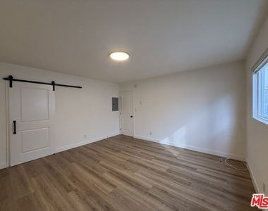 314 S Clark Drive - Photo Thumbnail 35