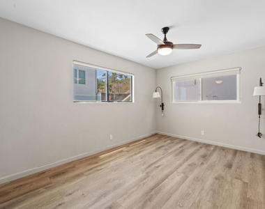 25218 Malibu Road - Photo Thumbnail 4