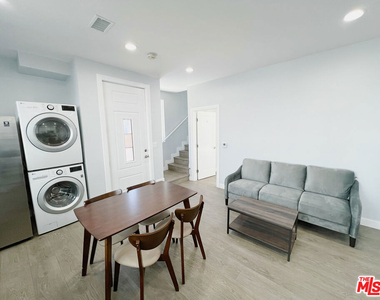 2641 S Budlong Avenue - Photo Thumbnail 3