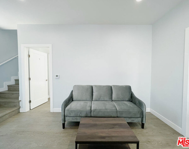 2641 S Budlong Avenue - Photo Thumbnail 11