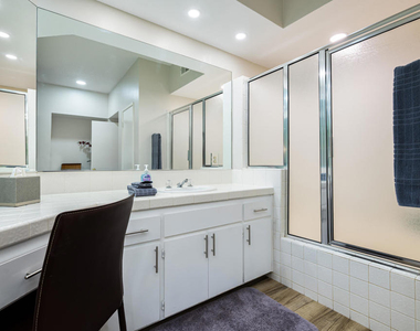 139 Villa Court - Photo Thumbnail 34