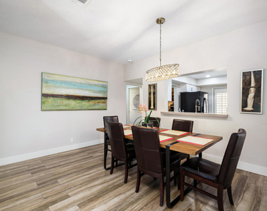 139 Villa Court - Photo Thumbnail 17