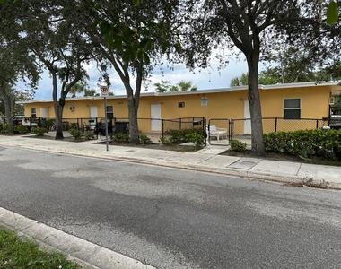 620 Division Avenue - Photo Thumbnail 2