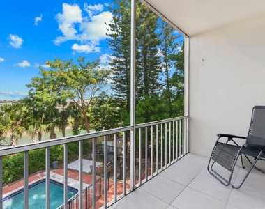 1101 Crystal Lake Drive - Photo Thumbnail 4