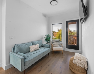 31 Atlantic Avenue - Photo Thumbnail 16