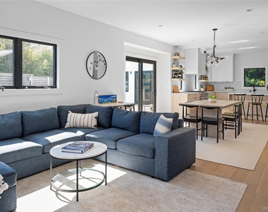 31 Atlantic Avenue - Photo Thumbnail 1