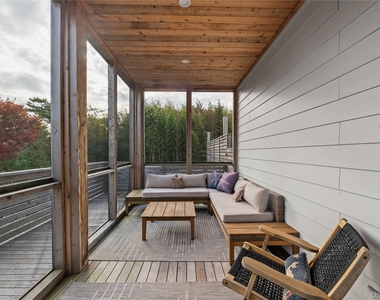 31 Atlantic Avenue - Photo Thumbnail 3