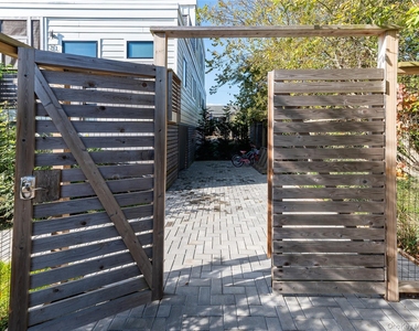 31 Atlantic Avenue - Photo Thumbnail 26
