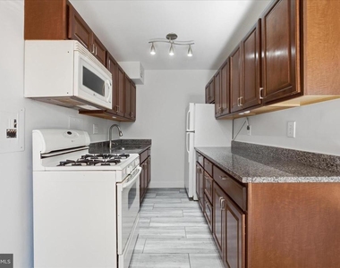 1200 S Arlington Ridge Road - Photo Thumbnail 11