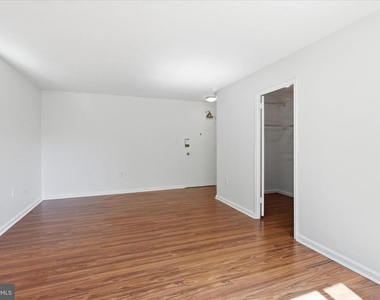 1200 S Arlington Ridge Road - Photo Thumbnail 10