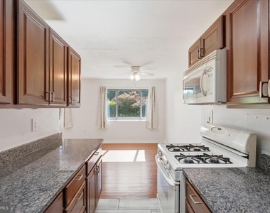 1200 S Arlington Ridge Road - Photo Thumbnail 14