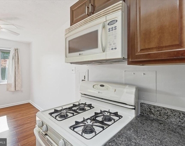 1200 S Arlington Ridge Road - Photo Thumbnail 15