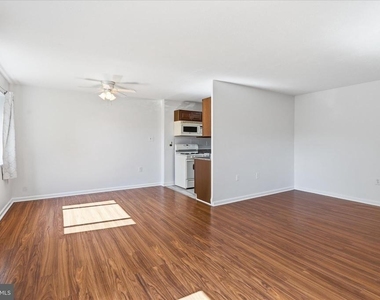 1200 S Arlington Ridge Road - Photo Thumbnail 8