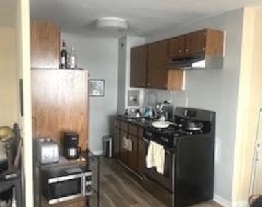 1200 S Arlington Ridge Road - Photo Thumbnail 7