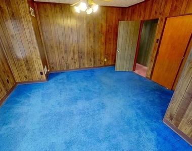 6250 Sterner Drive - Photo Thumbnail 7