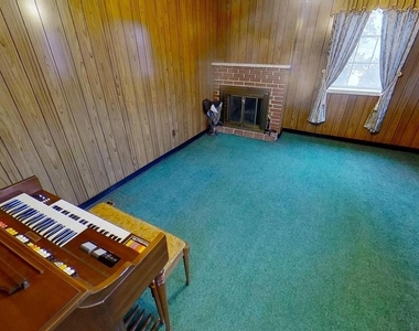 6250 Sterner Drive - Photo Thumbnail 5
