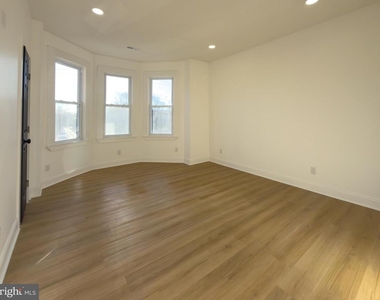 5237 Greenway Avenue - Photo Thumbnail 15