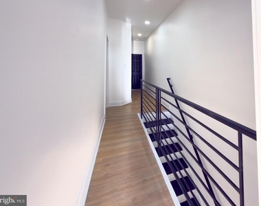 5237 Greenway Avenue - Photo Thumbnail 13