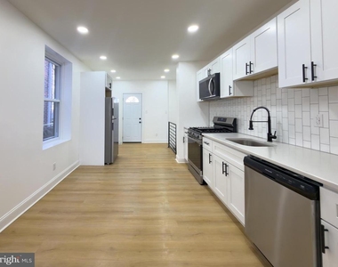 5237 Greenway Avenue - Photo Thumbnail 9