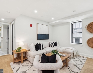135 S 19th Street - Photo Thumbnail 2