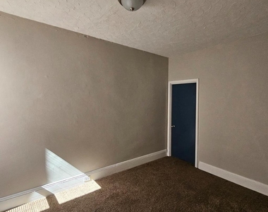 3046 Clifford Street - Photo Thumbnail 39