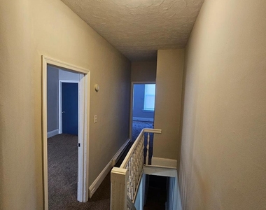 3046 Clifford Street - Photo Thumbnail 32