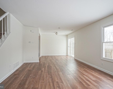 117 Chaucer Road - Photo Thumbnail 2