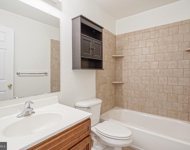 117 Chaucer Road - Photo Thumbnail 11