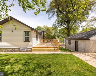 9520 48th Avenue - Photo Thumbnail 41